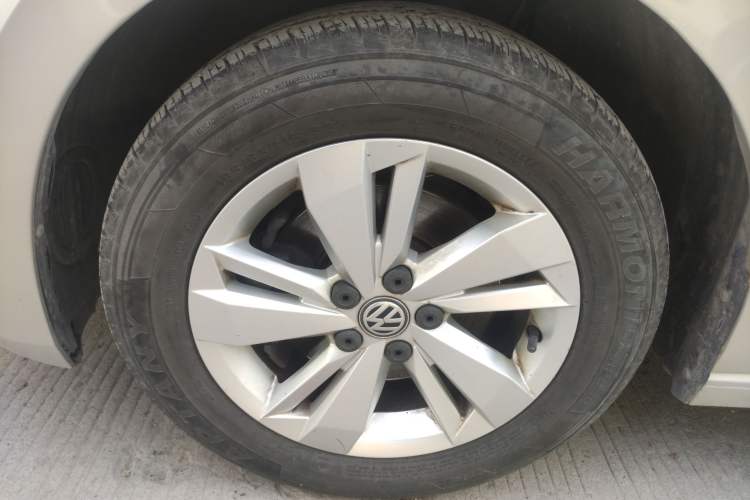 Used Volkswagen Polo 2019 Plus 1.5L Automatic Panoramic Enjoyment Edition Left Front Wheel Hub