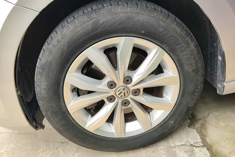 Used Volkswagen Polo 2019 Plus 1.5L Automatic Colorful Technology Edition Left Front Wheel Hub