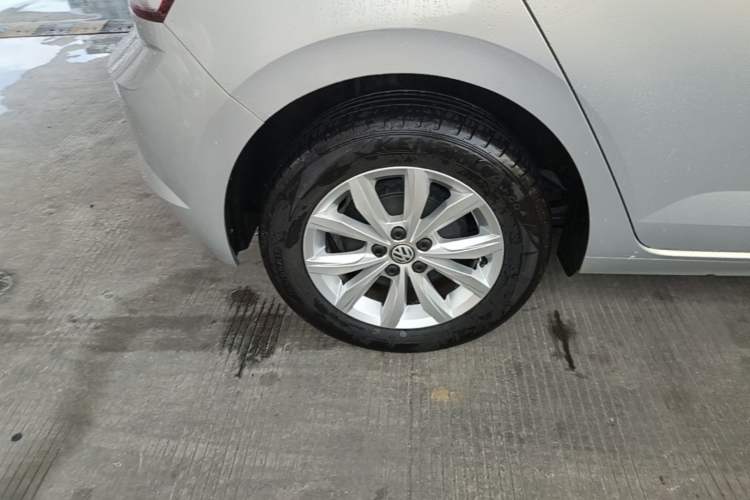 Used Volkswagen Polo 2019 Plus 1.5L Automatic Colorful Technology Edition Right Rear Wheel Hub