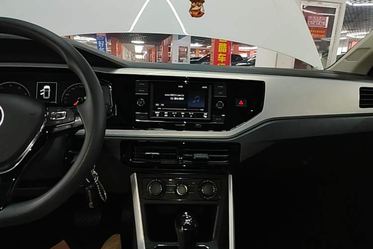 Used Volkswagen Polo 2019 Plus 1.5L Automatic Colorful Technology Edition Audio And AC Panel