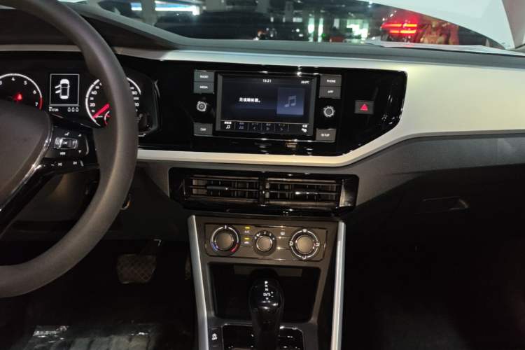 Used Volkswagen Polo 2019 Plus 1.5L Automatic Colorful Technology Edition Audio And AC Panel