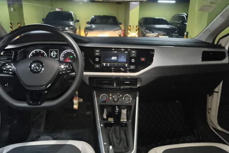 Used Volkswagen Polo 2019 Plus 1.5L Automatic Beats Trendy Cool Edition Center Console