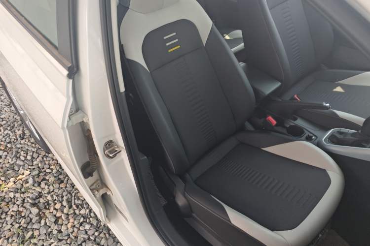 Used Volkswagen Polo 2019 Plus 1.5L Automatic Colorful Technology Edition Exterior 3