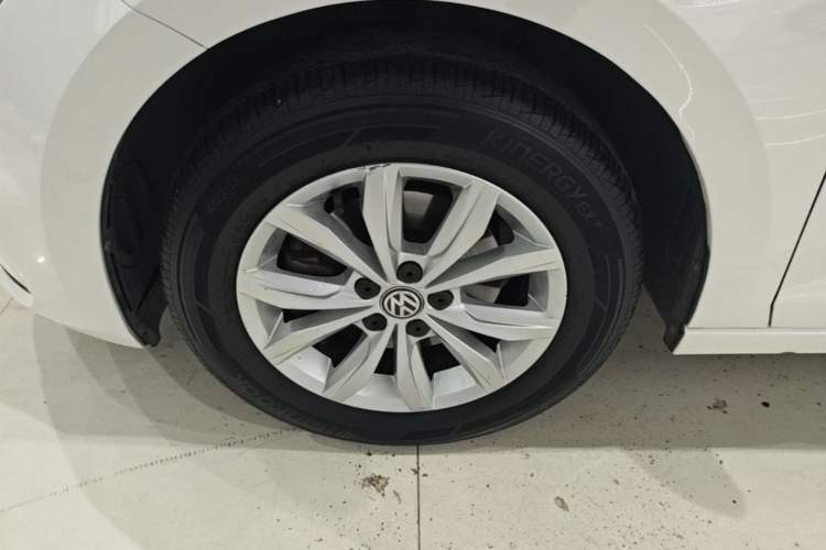 Used Volkswagen Polo 2019 Plus 1.5L Automatic Colorful Technology Edition Exterior 4