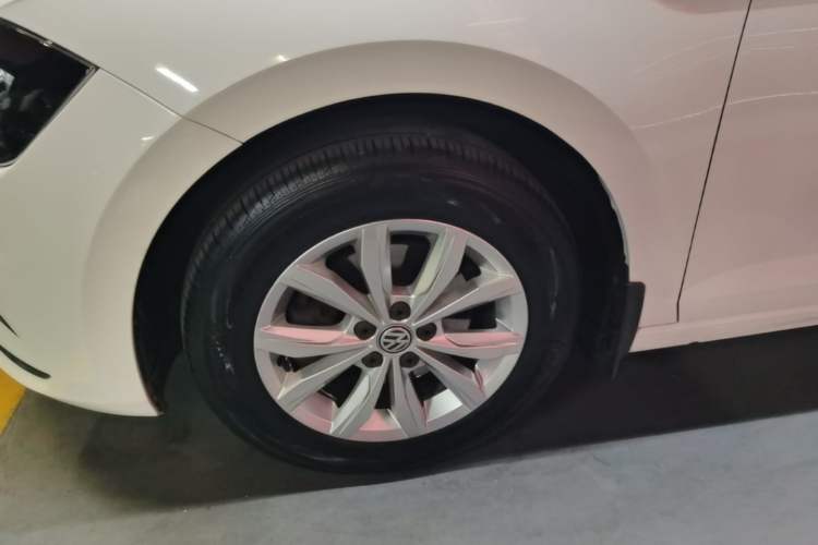 Used Volkswagen Polo 2019 Plus 1.5L Automatic Colorful Technology Edition Exterior 4