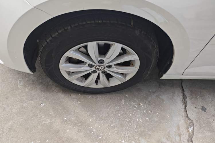 Used Volkswagen Polo 2019 Plus 1.5L Automatic Colorful Technology Edition Exterior 4