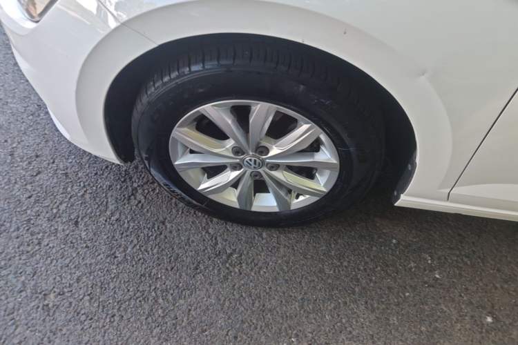 Used Volkswagen Polo 2019 Plus 1.5L Automatic Colorful Technology Edition Exterior 4