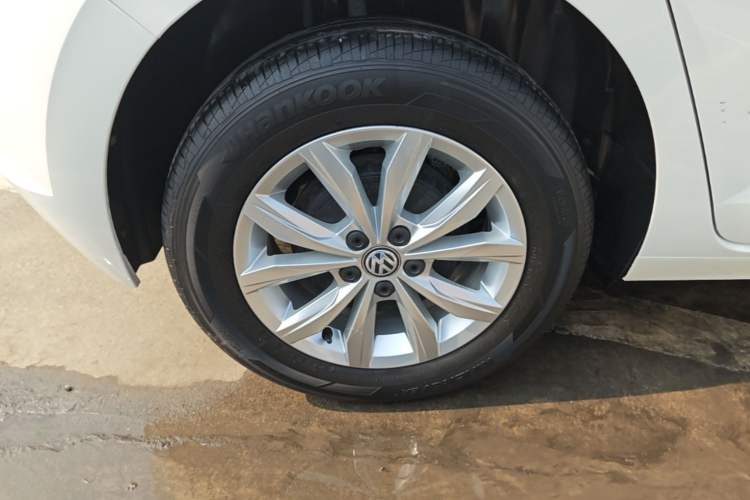 Used Volkswagen Polo 2019 Plus 1.5L Automatic Colorful Technology Edition Exterior 5