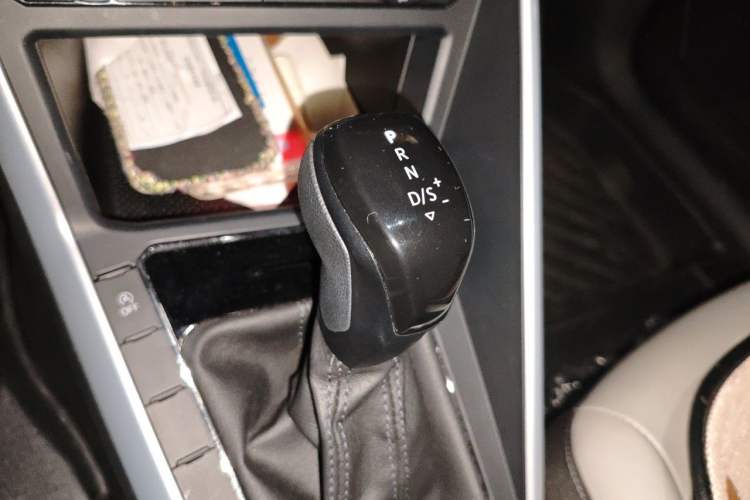 Used Volkswagen Polo 2019 Plus 1.5L Automatic Beats Trendy Cool Edition Gear Lever