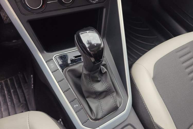 Used Volkswagen Polo 2019 Plus 1.5L Automatic Beats Trendy Cool Edition Gear Lever