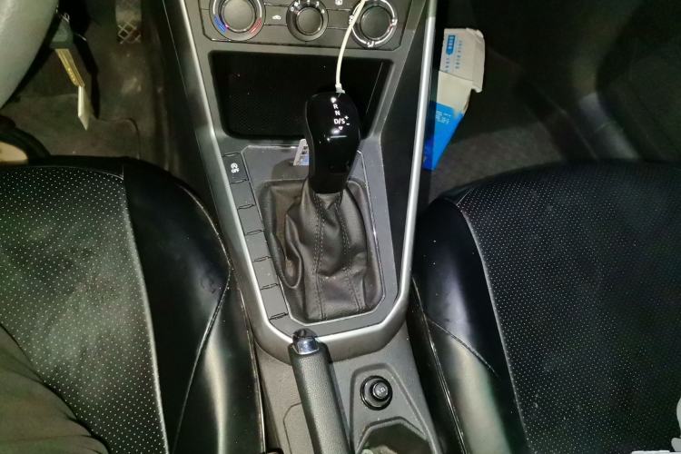 Used Volkswagen Polo 2019 Plus 1.5L Automatic Panoramic Enjoyment Edition Gear Lever