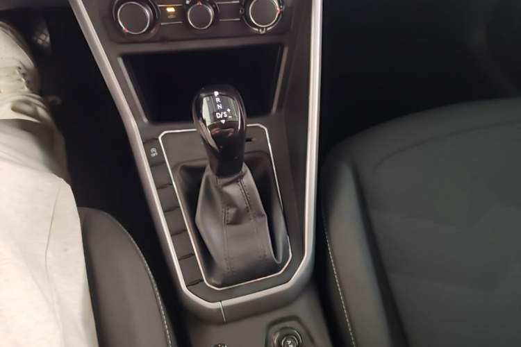 Used Volkswagen Polo 2019 Plus 1.5L Automatic Panoramic Enjoyment Edition Gear Lever