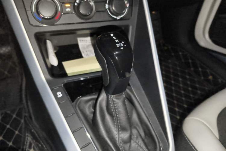 Used Volkswagen Polo 2019 Plus 1.5L Automatic Beats Trendy Cool Edition Gear Lever