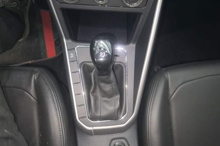 Used Volkswagen Polo 2019 Plus 1.5L Automatic Panoramic Enjoyment Edition Gear Lever