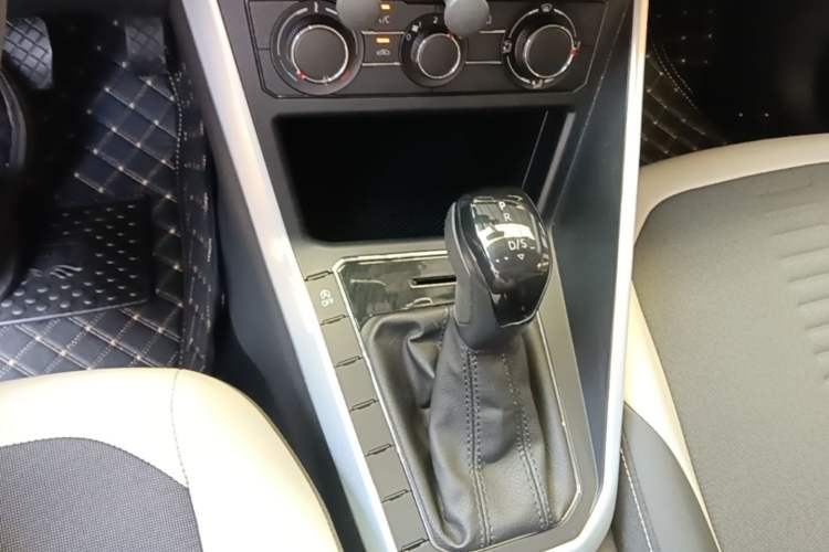 Used Volkswagen Polo 2019 Plus 1.5L Automatic Colorful Technology Edition Gear Lever