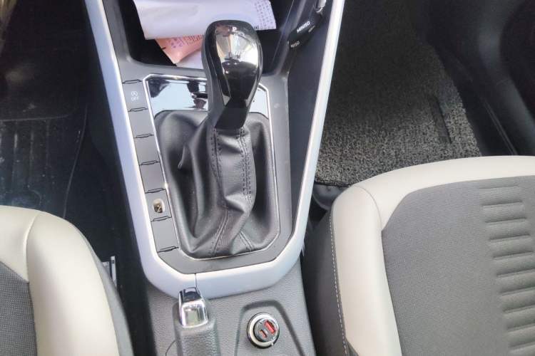 Used Volkswagen Polo 2019 Plus 1.5L Automatic Beats Trendy Cool Edition Gear Lever