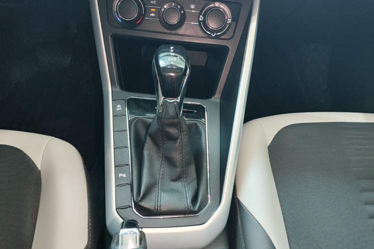 Used Volkswagen Polo 2019 Plus 1.5L Automatic Beats Trendy Cool Edition Gear Lever