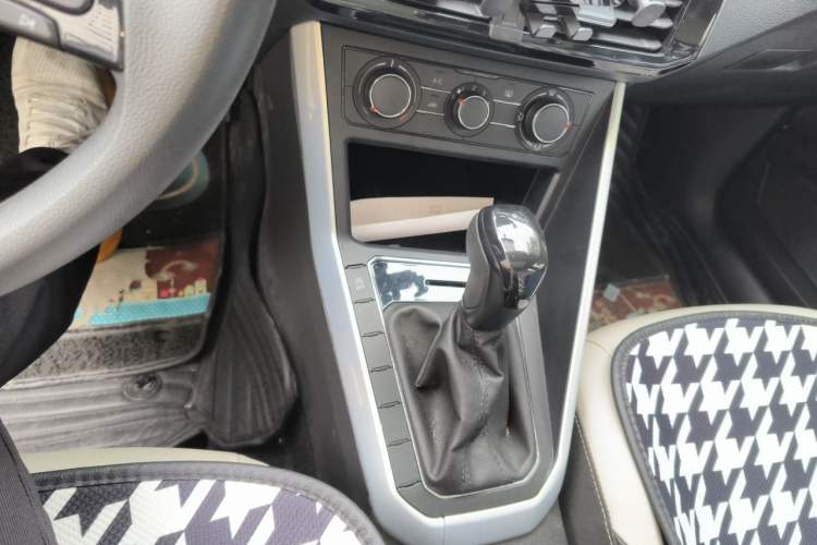 Used Volkswagen Polo 2019 Plus 1.5L Automatic Colorful Technology Edition Gear Lever