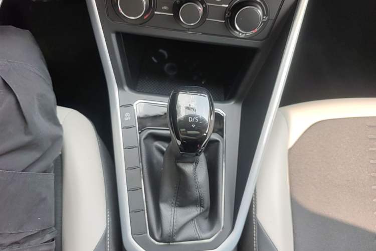 Used Volkswagen Polo 2019 Plus 1.5L Automatic Colorful Technology Edition Gear Lever