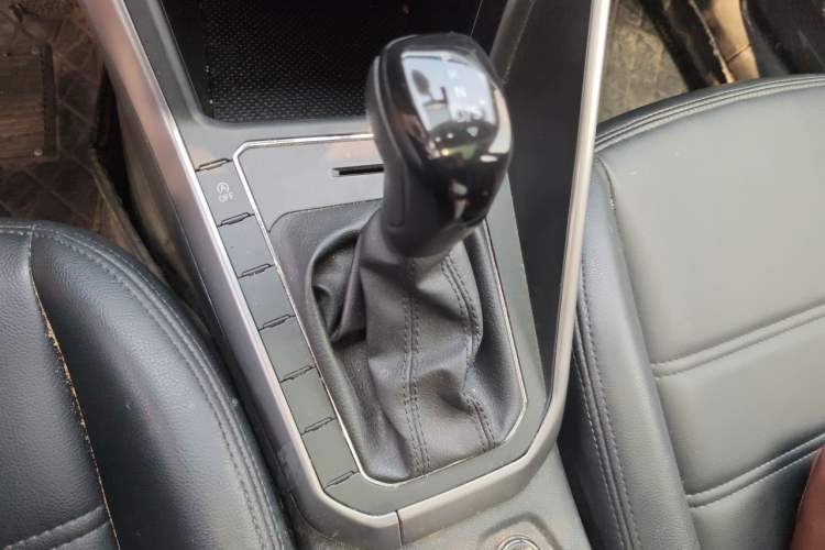 Used Volkswagen Polo 2019 Plus 1.5L Automatic Panoramic Enjoyment Edition Gear Lever