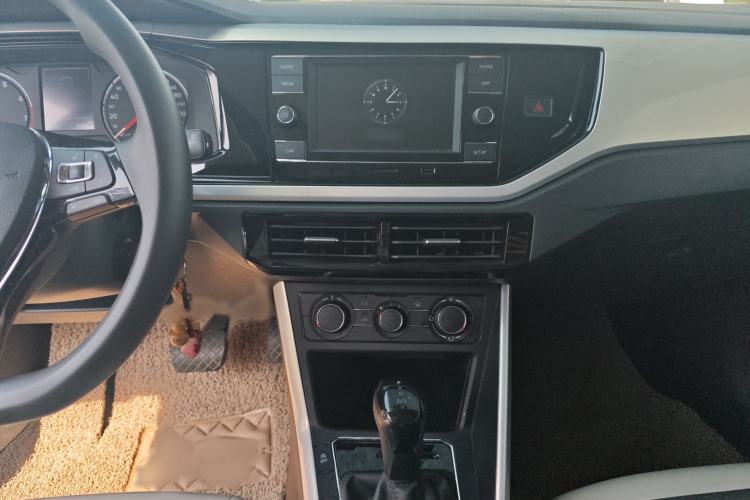 Used Volkswagen Polo 2019 Plus 1.5L Automatic Colorful Technology Edition Interior 3