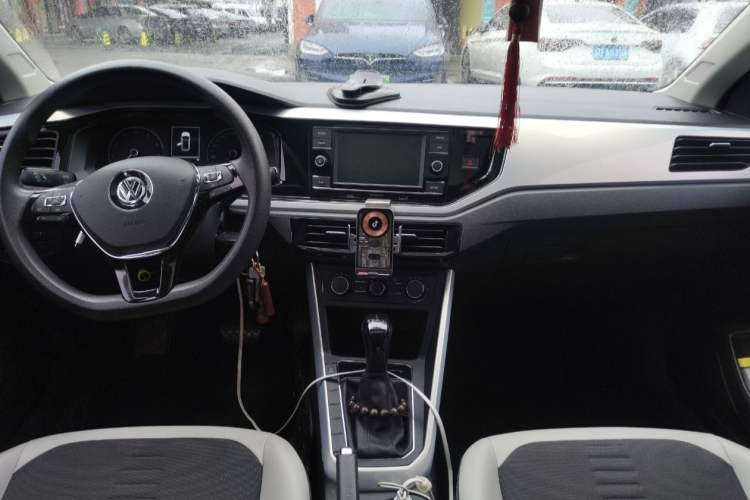 Used Volkswagen Polo 2019 Plus 1.5L Automatic Colorful Technology Edition Interior 3