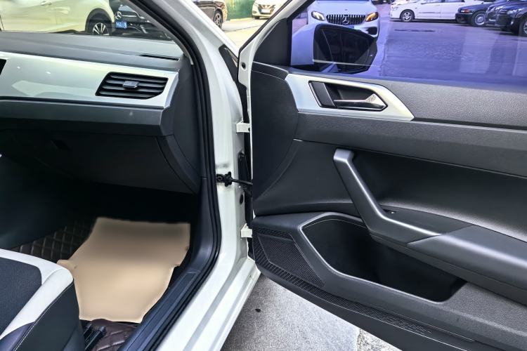 Used Volkswagen Polo 2019 Plus 1.5L Automatic Colorful Technology Edition Interior 7
