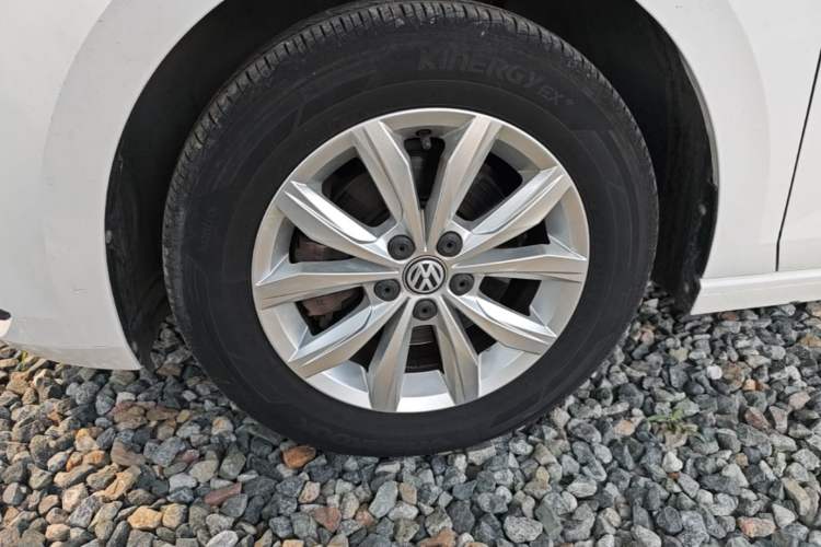 Used Volkswagen Polo 2019 Plus 1.5L Automatic Colorful Technology Edition Left Front Wheel Hub