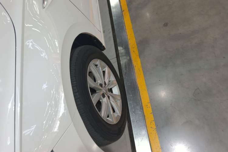 Used Volkswagen Polo 2019 Plus 1.5L Automatic Colorful Technology Edition Left Front Wheel Hub