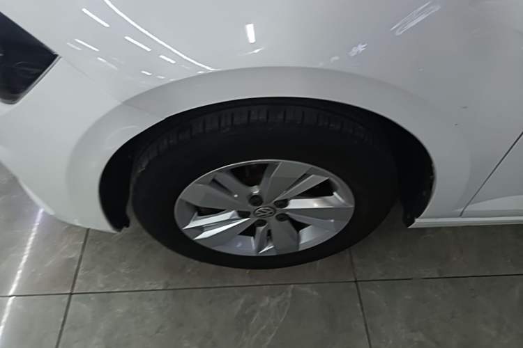Used Volkswagen Polo 2019 Plus 1.5L Automatic Panoramic Enjoyment Edition Left Front Wheel Hub