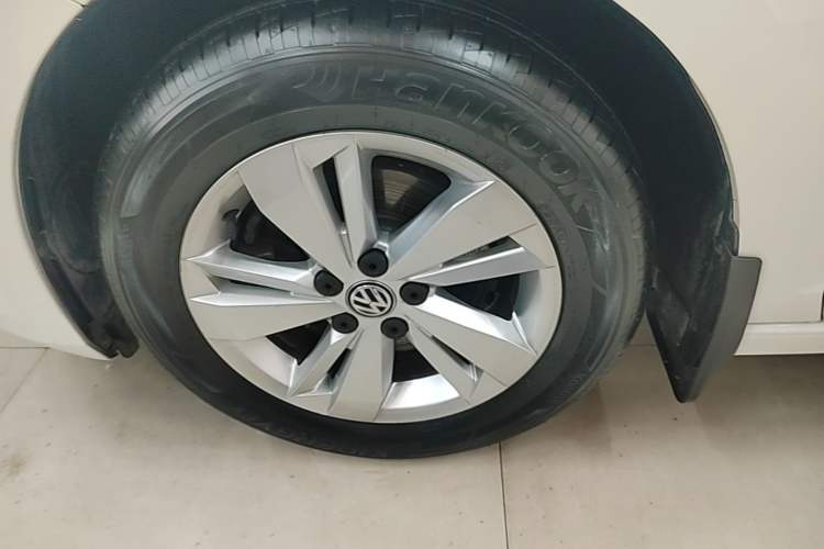 Used Volkswagen Polo 2019 Plus 1.5L Automatic Panoramic Enjoyment Edition Left Front Wheel Hub