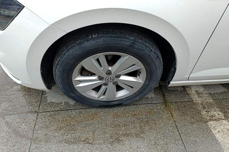 Used Volkswagen Polo 2019 Plus 1.5L Automatic Panoramic Enjoyment Edition Left Front Wheel Hub