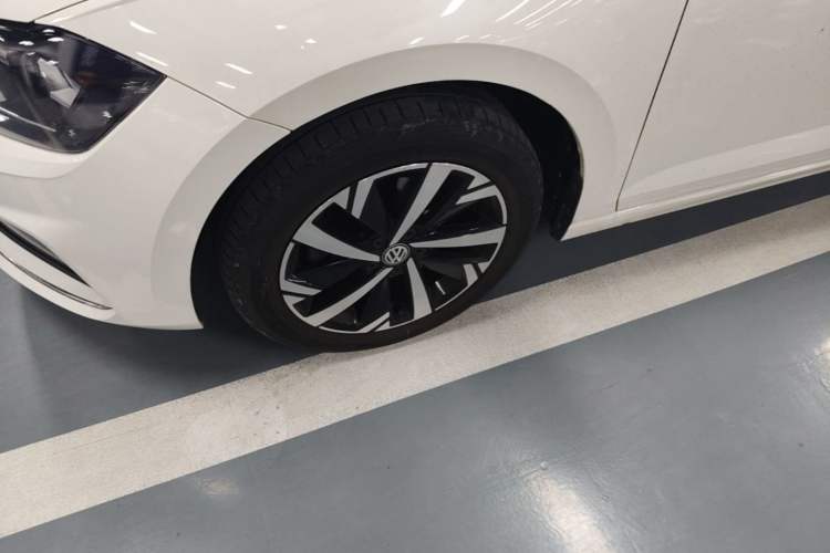 Used Volkswagen Polo 2019 Plus 1.5L Automatic Beats Trendy Cool Edition Left Front Wheel Hub