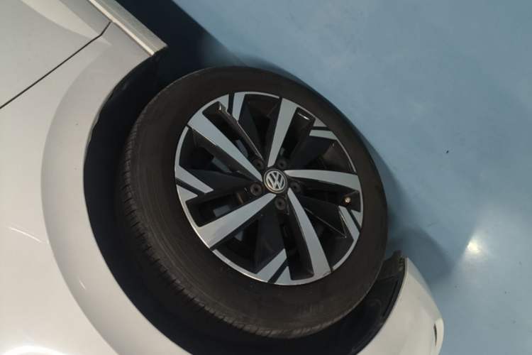 Used Volkswagen Polo 2019 Plus 1.5L Automatic Beats Trendy Cool Edition Left Front Wheel Hub