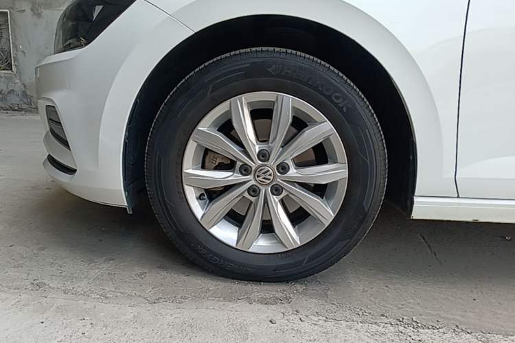 Used Volkswagen Polo 2019 Plus 1.5L Automatic Colorful Technology Edition Left Front Wheel Hub