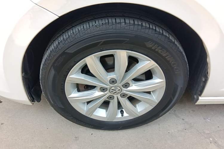 Used Volkswagen Polo 2019 Plus 1.5L Automatic Colorful Technology Edition Left Front Wheel Hub