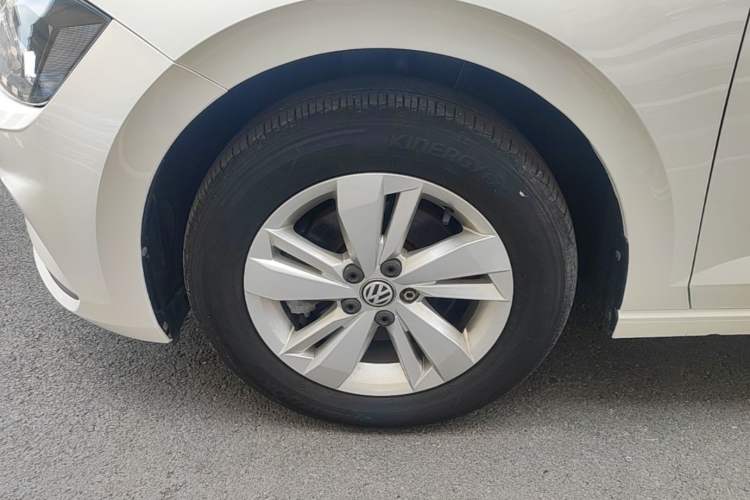 Used Volkswagen Polo 2019 Plus 1.5L Automatic Panoramic Enjoyment Edition Left Front Wheel Hub