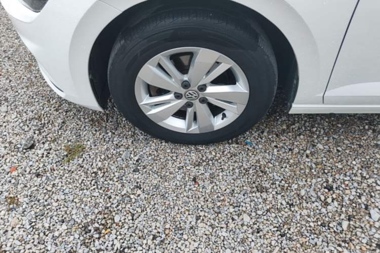 Used Volkswagen Polo 2019 Plus 1.5L Automatic Panoramic Enjoyment Edition Left Front Wheel Hub