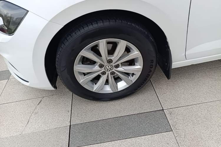 Used Volkswagen Polo 2019 Plus 1.5L Automatic Colorful Technology Edition Left Front Wheel Hub