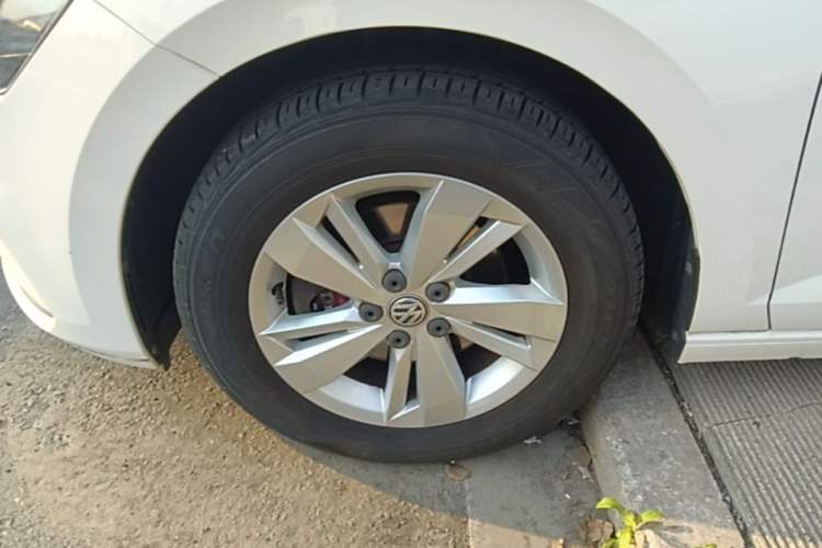 Used Volkswagen Polo 2019 Plus 1.5L Automatic Panoramic Enjoyment Edition Left Front Wheel Hub