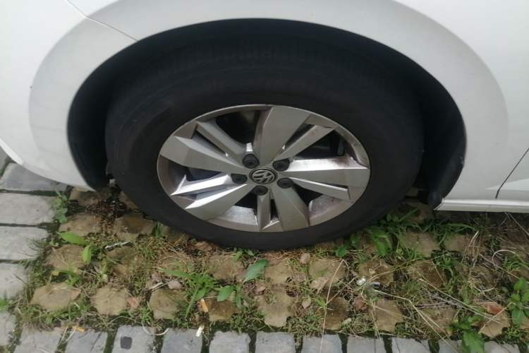 Used Volkswagen Polo 2019 Plus 1.5L Automatic Panoramic Enjoyment Edition Left Front Wheel Hub