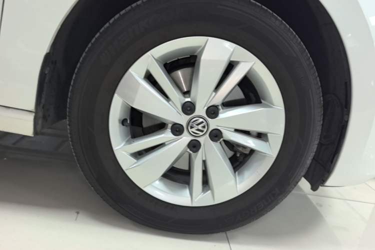 Used Volkswagen Polo 2019 Plus 1.5L Automatic Panoramic Enjoyment Edition Left Front Wheel Hub