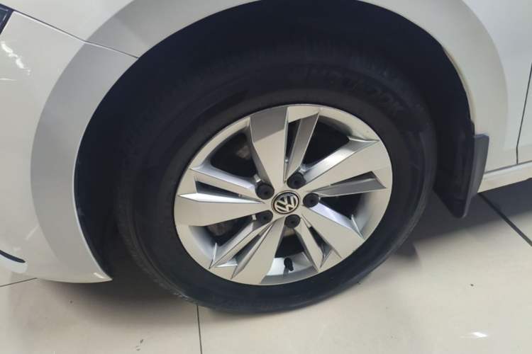 Used Volkswagen Polo 2019 Plus 1.5L Automatic Panoramic Enjoyment Edition Left Front Wheel Hub