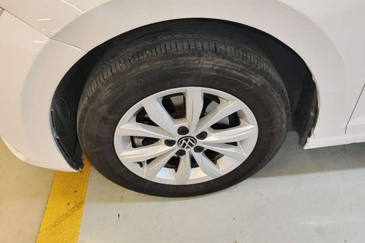 Used Volkswagen Polo 2019 Plus 1.5L Automatic Panoramic Enjoyment Edition Left Front Wheel Hub