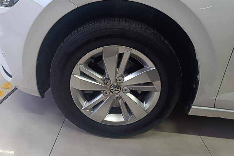 Used Volkswagen Polo 2019 Plus 1.5L Automatic Panoramic Enjoyment Edition Left Front Wheel Hub