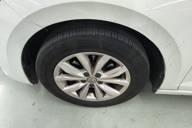 Used Volkswagen Polo 2019 Plus 1.5L Automatic Colorful Technology Edition Left Front Wheel Hub