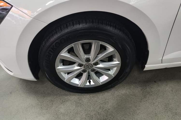 Used Volkswagen Polo 2019 Plus 1.5L Automatic Colorful Technology Edition Left Front Wheel Hub
