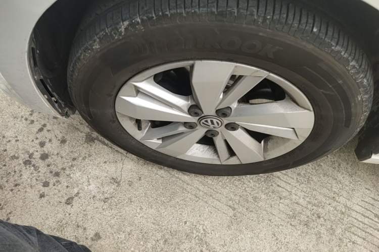 Used Volkswagen Polo 2019 Plus 1.5L Manual Panoramic Enjoyment Edition Left Front Wheel Hub