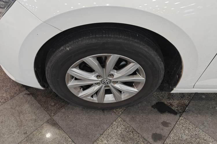 Used Volkswagen Polo 2019 Plus 1.5L Automatic Colorful Technology Edition Left Front Wheel Hub