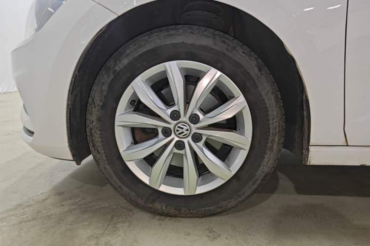 Used Volkswagen Polo 2019 Plus 1.5L Automatic Colorful Technology Edition Left Front Wheel Hub
